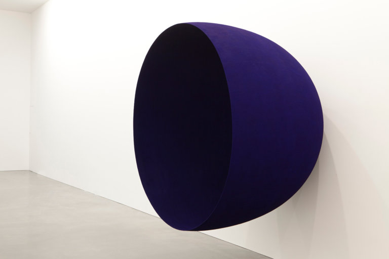 seeing round corners anish kapoor void